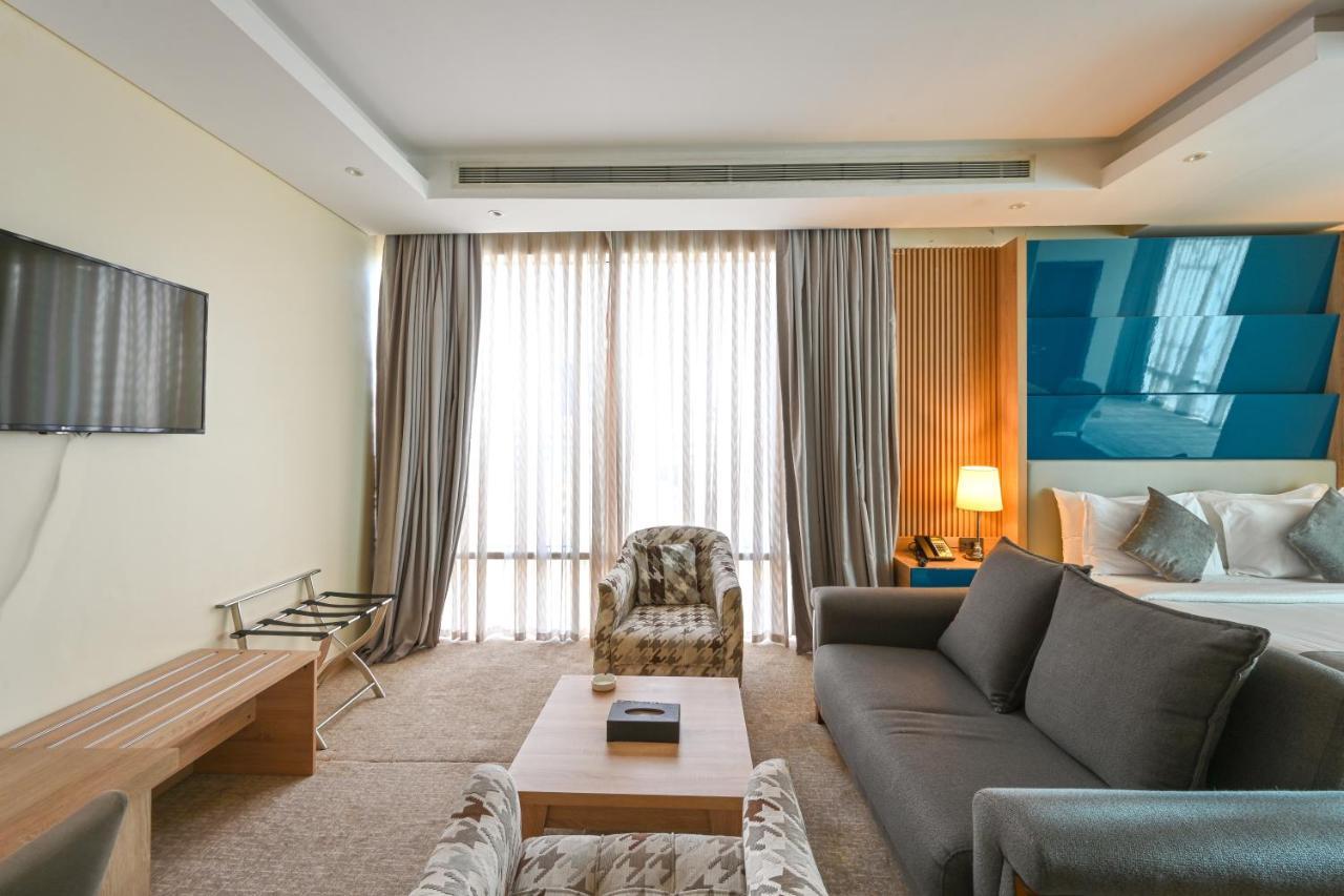 Al Mansour Suites Hotel Doha Exterior foto
