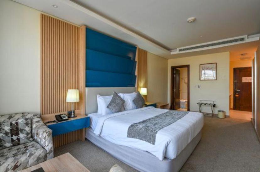 Al Mansour Suites Hotel Doha Exterior foto